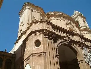 Palazzo Ossuna 2* Трапани